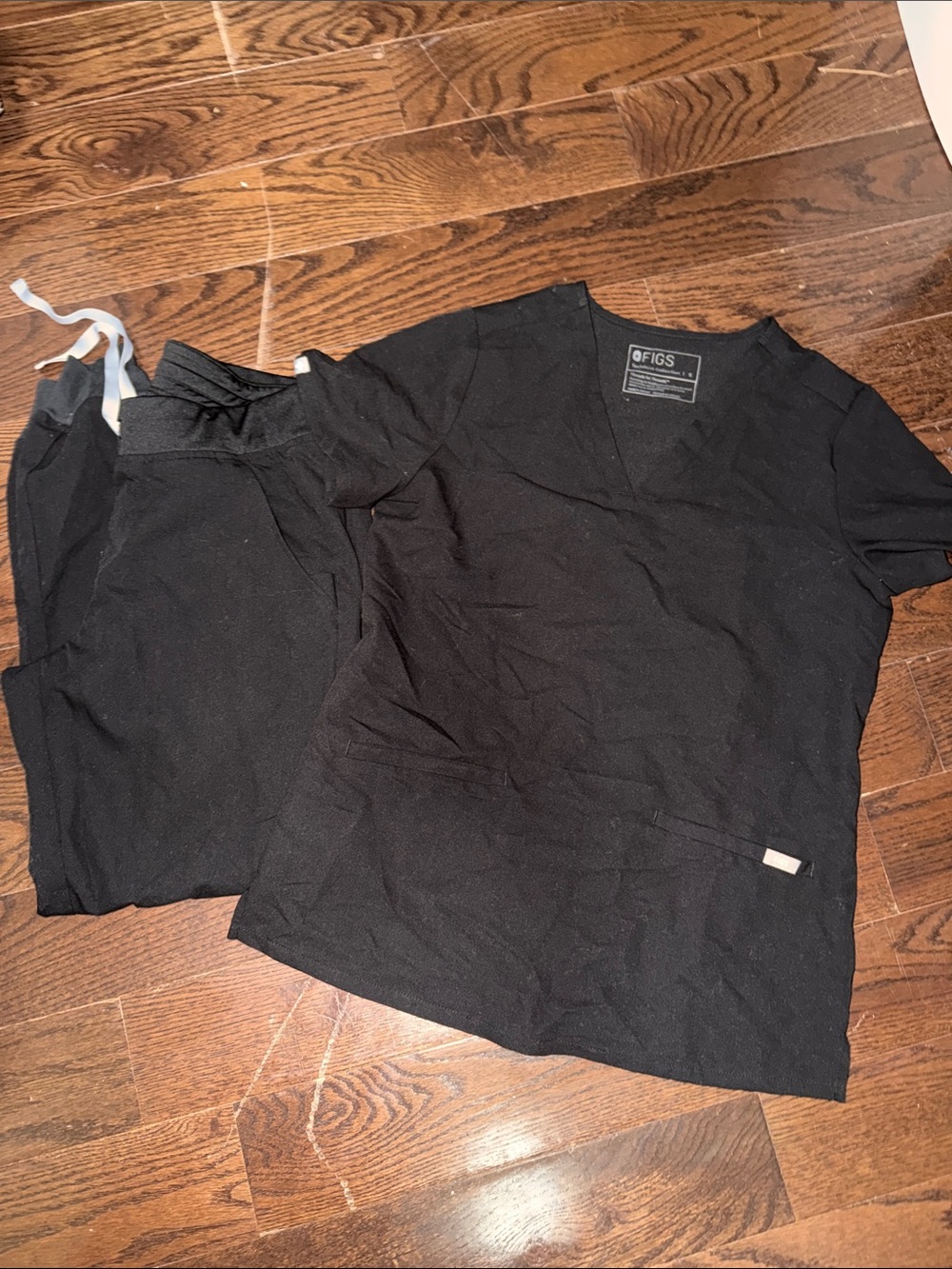 FIGS women Black V-Neck Scrub Top and jogger bottom Professional Fit